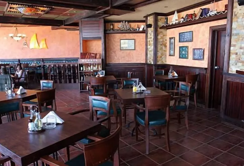 فندق Sunny Bay Pomorie