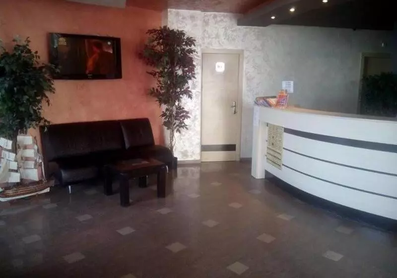 فندق Sunny Bay Pomorie