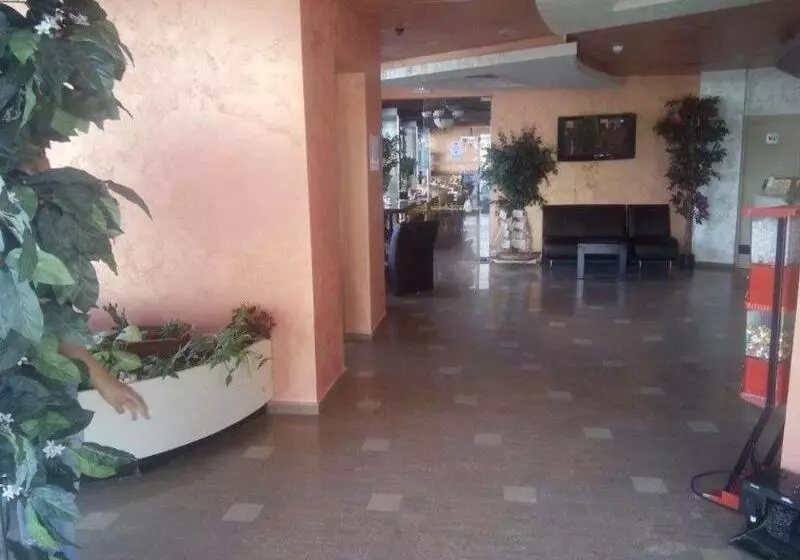 فندق Sunny Bay Pomorie