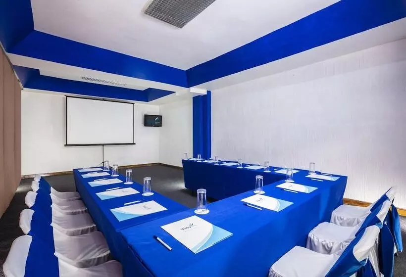 ホテル Vista Express Morelia By Arriva Hospitality Group