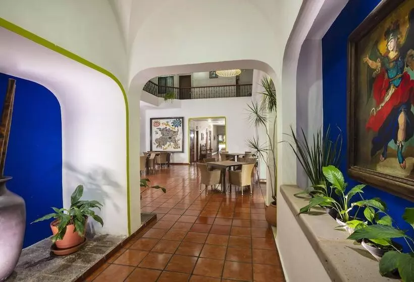 ホテル Vista Express Morelia By Arriva Hospitality Group