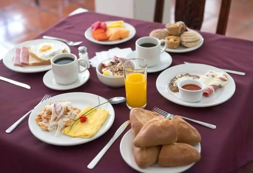 ホテル Vista Express Morelia By Arriva Hospitality Group