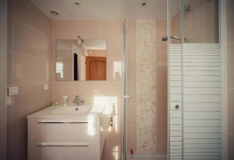 ベッドアンドブレックファースト Bastide Du Bau Reddoun, Chambres D'hôtes, Maison D'artiste En Provence