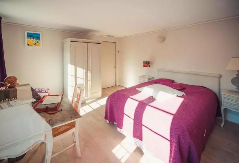 ベッドアンドブレックファースト Bastide Du Bau Reddoun, Chambres D'hôtes, Maison D'artiste En Provence