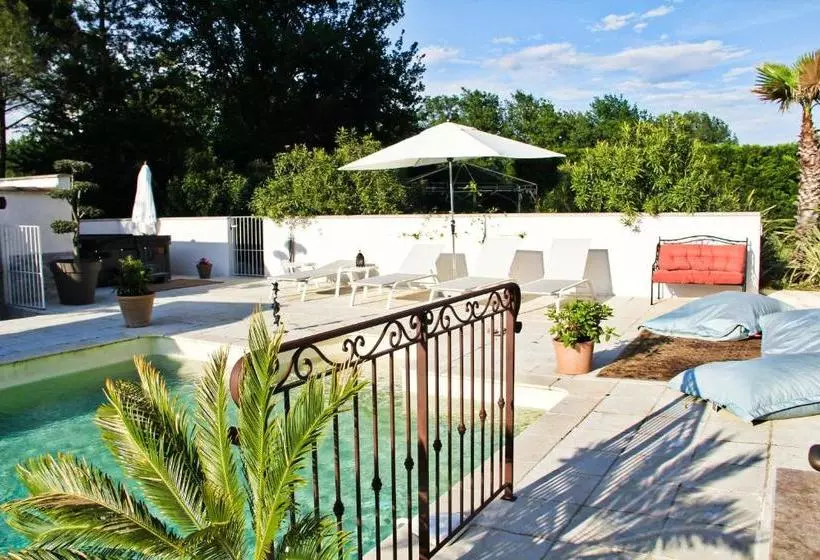 ベッドアンドブレックファースト Bastide Du Bau Reddoun, Chambres D'hôtes, Maison D'artiste En Provence