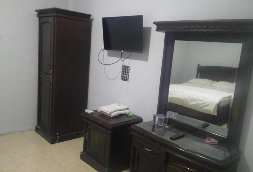 בית מלון כפרי Koolkost Near Metro Trade Center Bandung