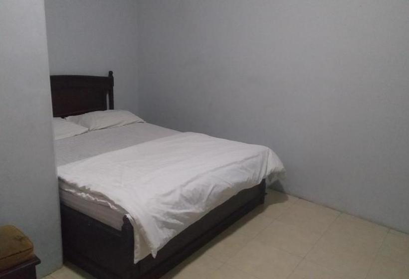 בית מלון כפרי Koolkost Near Metro Trade Center Bandung