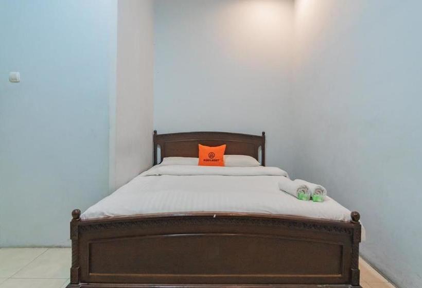 בית מלון כפרי Koolkost Near Metro Trade Center Bandung