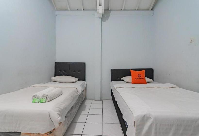 בית מלון כפרי Koolkost Near Metro Trade Center Bandung