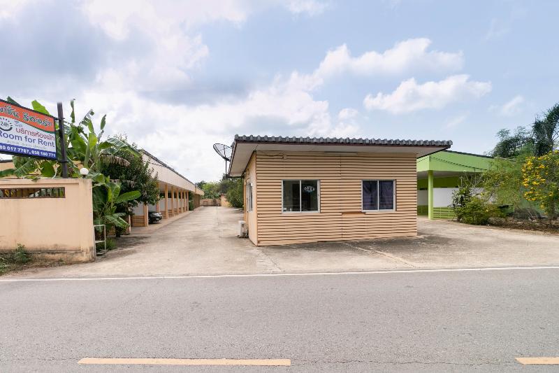 בית מלון כפרי Oyo 75392 Phachuen Resort