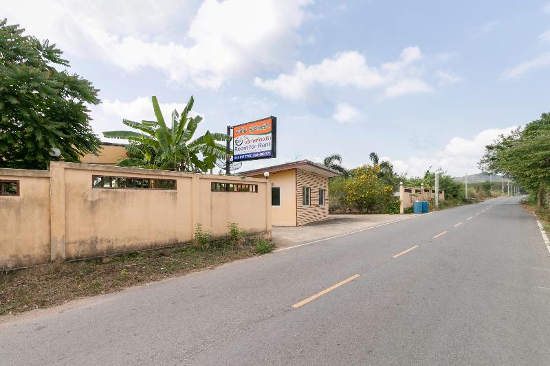 בית מלון כפרי Oyo 75392 Phachuen Resort