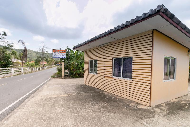 בית מלון כפרי Oyo 75392 Phachuen Resort