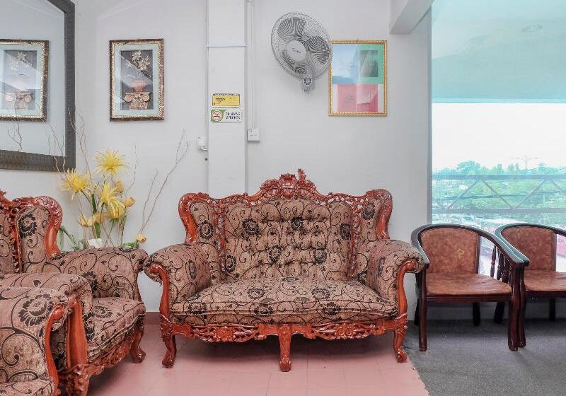 Otel Oyo 90120 Mi  Dungun