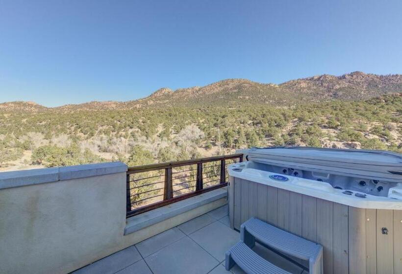 Отель South Main Residences By Surf