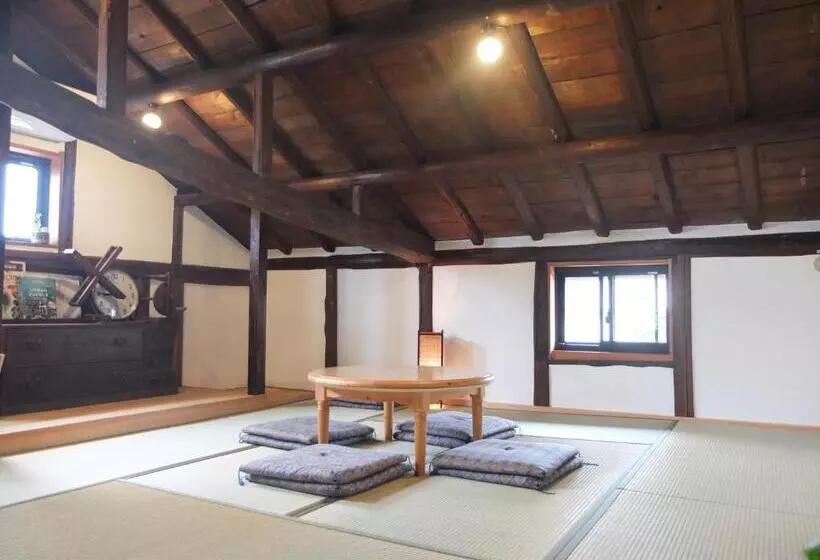 ペンション Yomogi Guesthouse