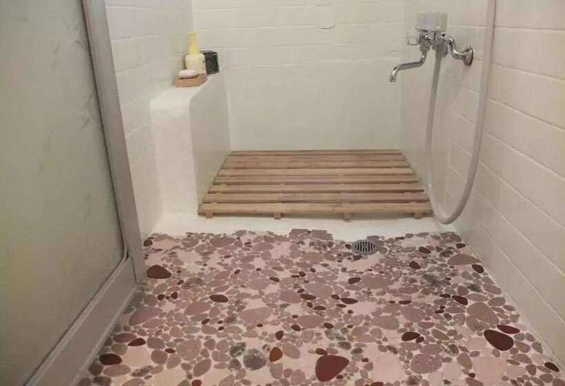 ペンション Yomogi Guesthouse