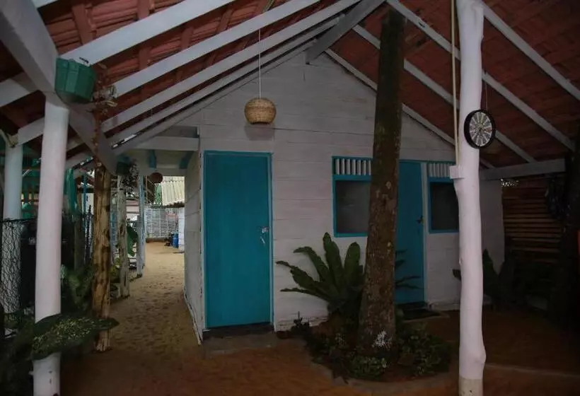 تختخواب و صبحانه Brother's Beach Home