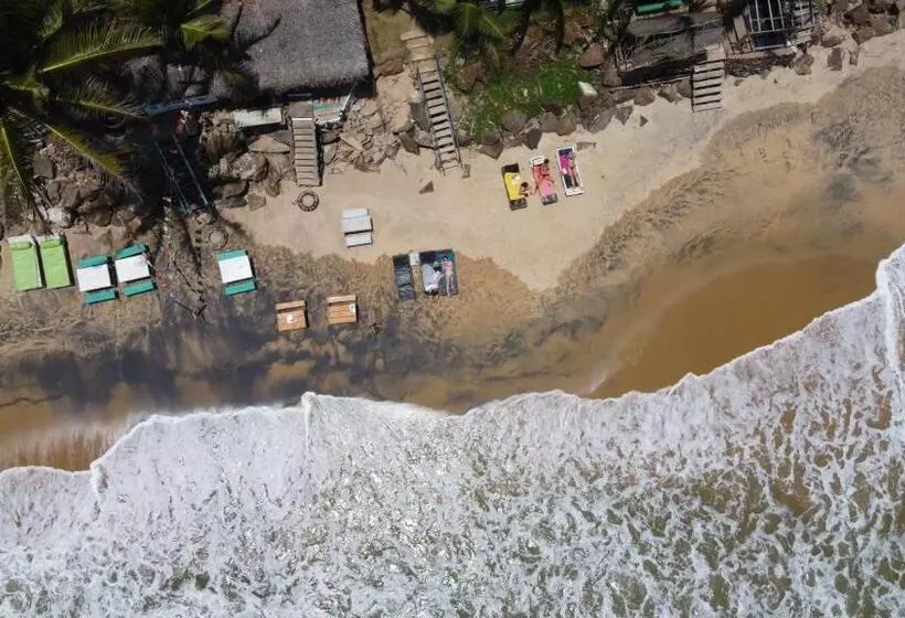 تختخواب و صبحانه Brother's Beach Home