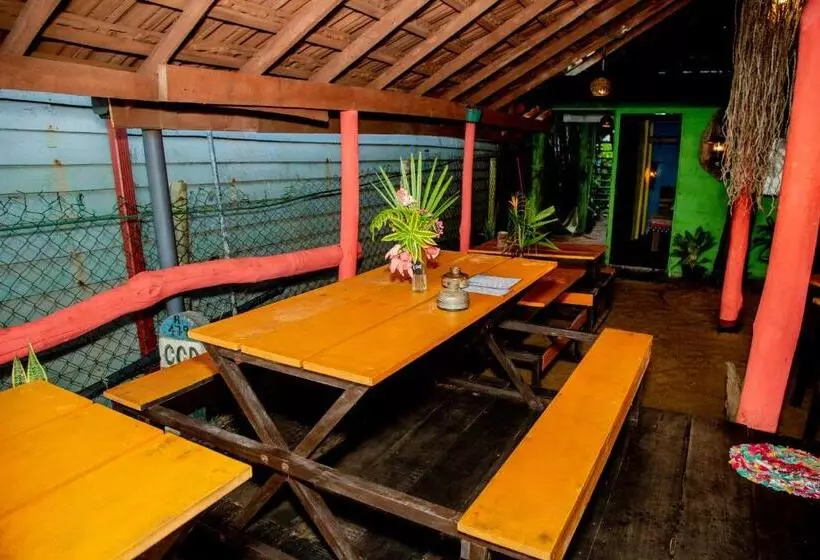 تختخواب و صبحانه Brother's Beach Home