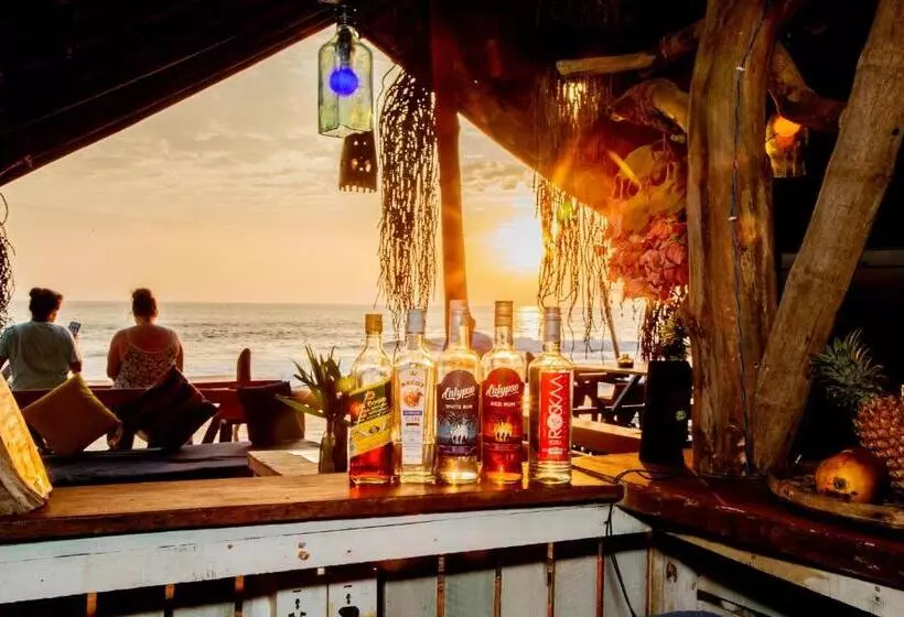 تختخواب و صبحانه Brother's Beach Home