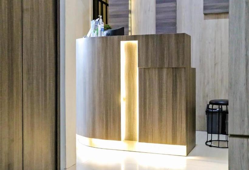 Отель Fazarel Residence Syariah