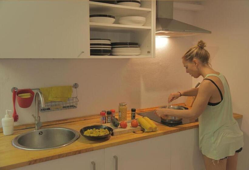 פנסיון Loredo Surf House