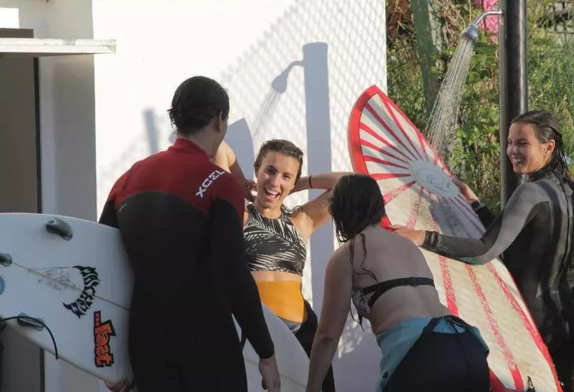 پانسیون Loredo Surf House