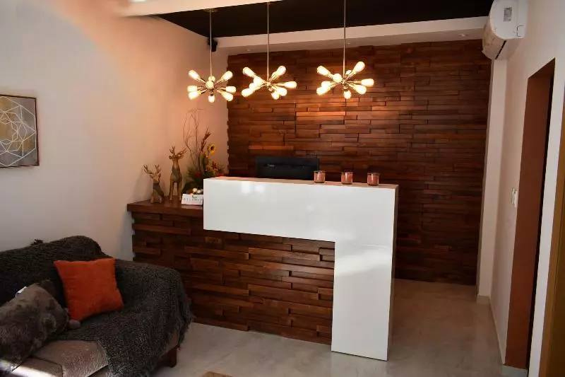 Hotelli California Comfort And Suites