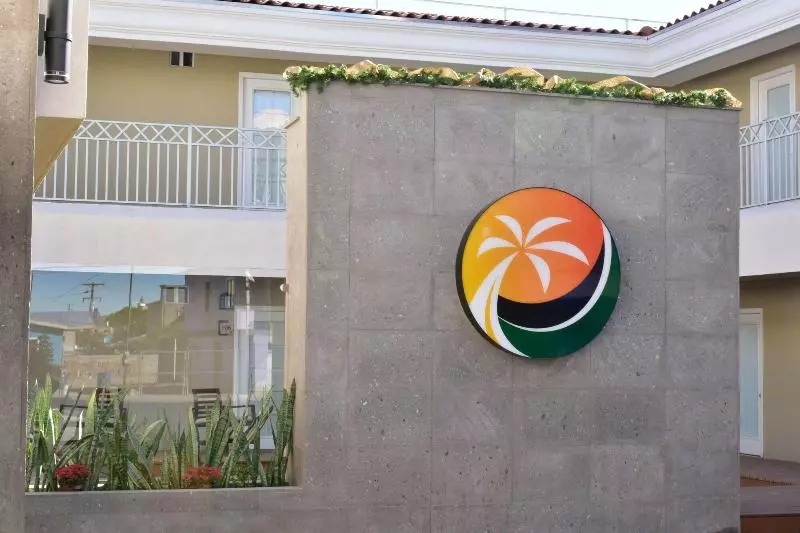 Hotelli California Comfort And Suites