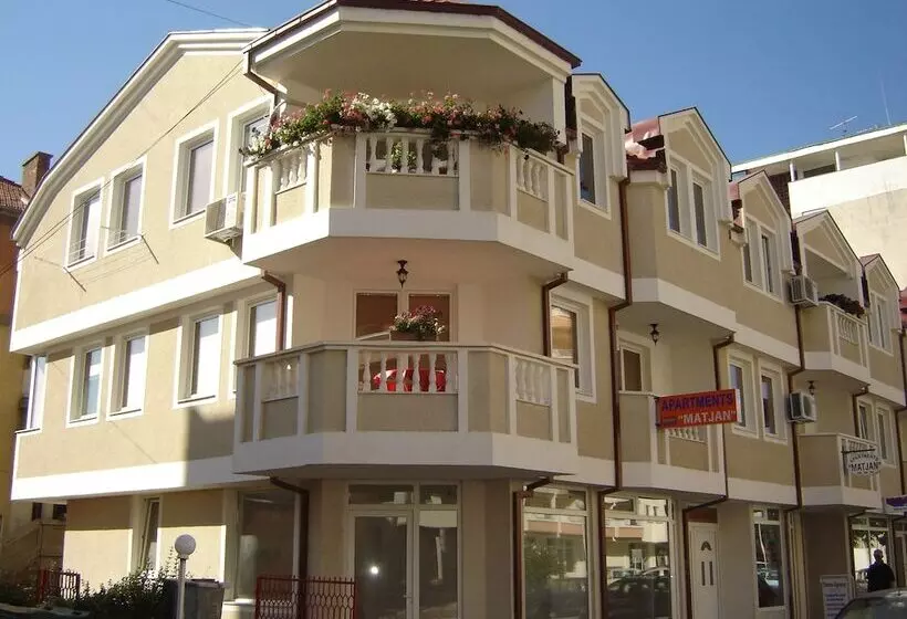 Apartments Matjan With Private Garages