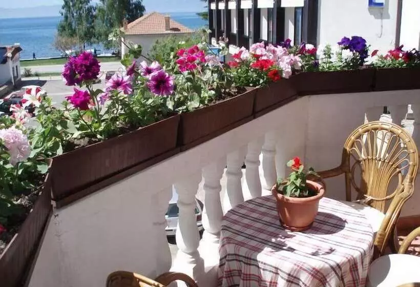 Apartments Matjan With Private Garages