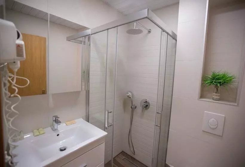 Apartments Matjan With Private Garages
