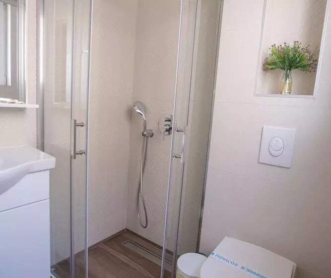 Apartments Matjan With Private Garages