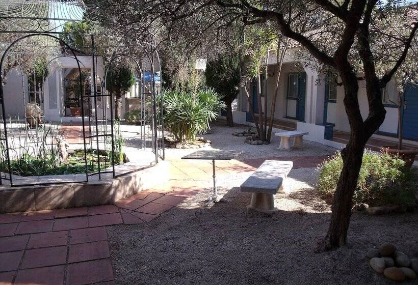 בית מלון כפרי Alba Flora