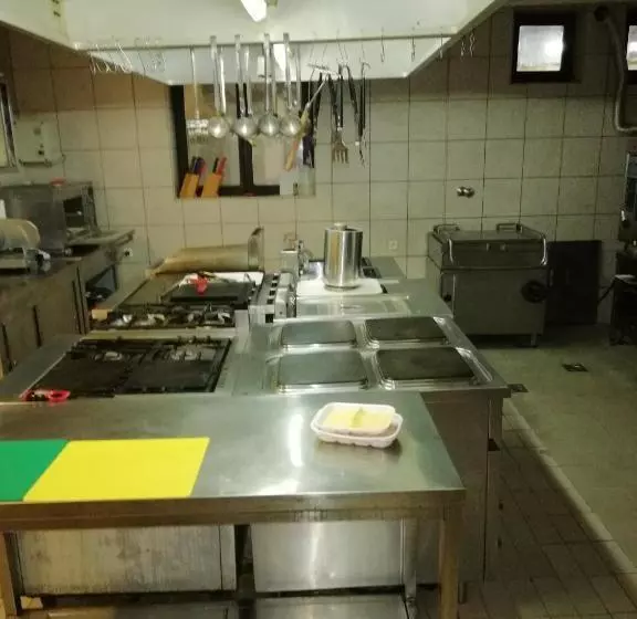 Отель Guest Accommodation Licka Kapa