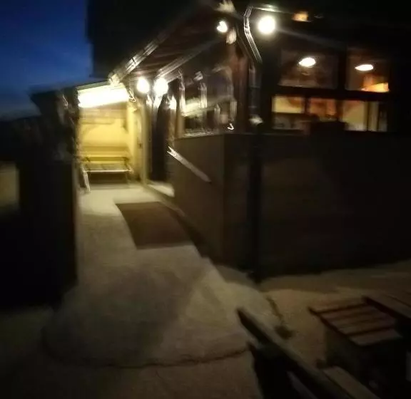 Отель Guest Accommodation Licka Kapa