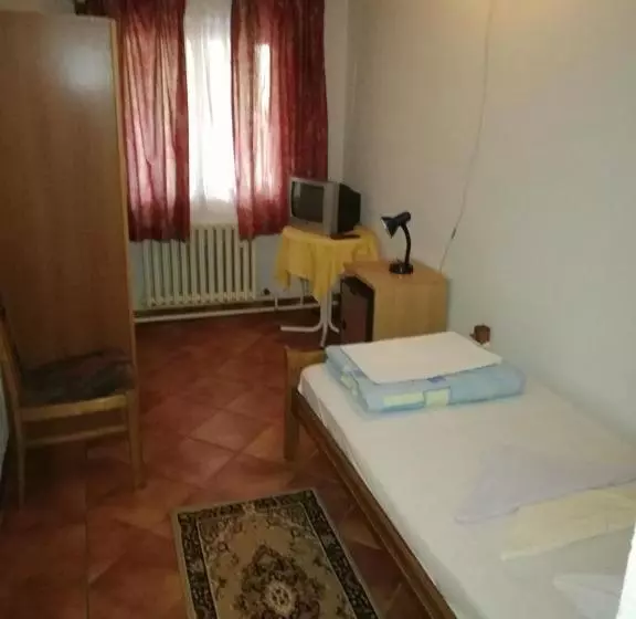 Отель Guest Accommodation Licka Kapa