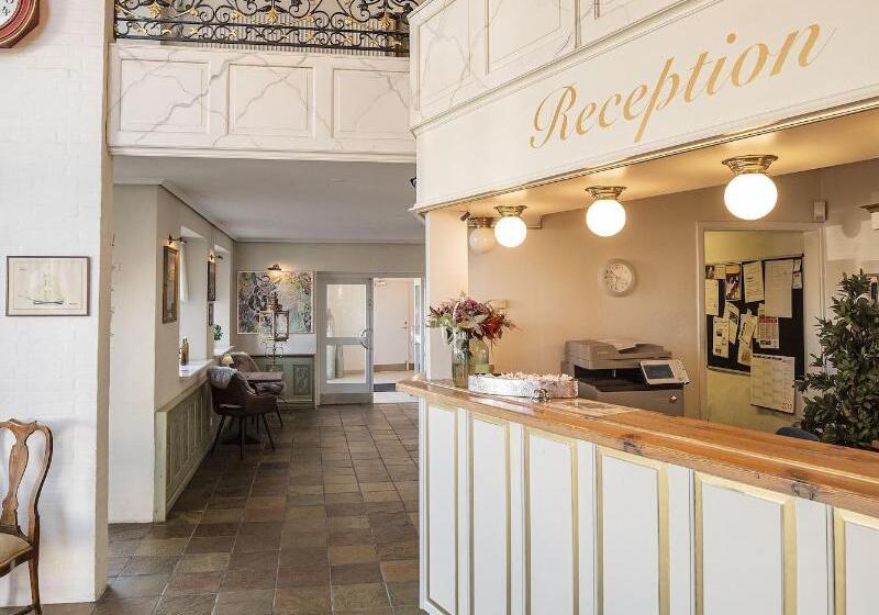 ホテル Hjallerup Kro