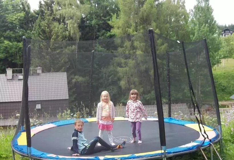 هتل Pension Familia