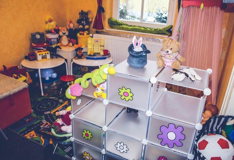 Hotelli Pension Familia