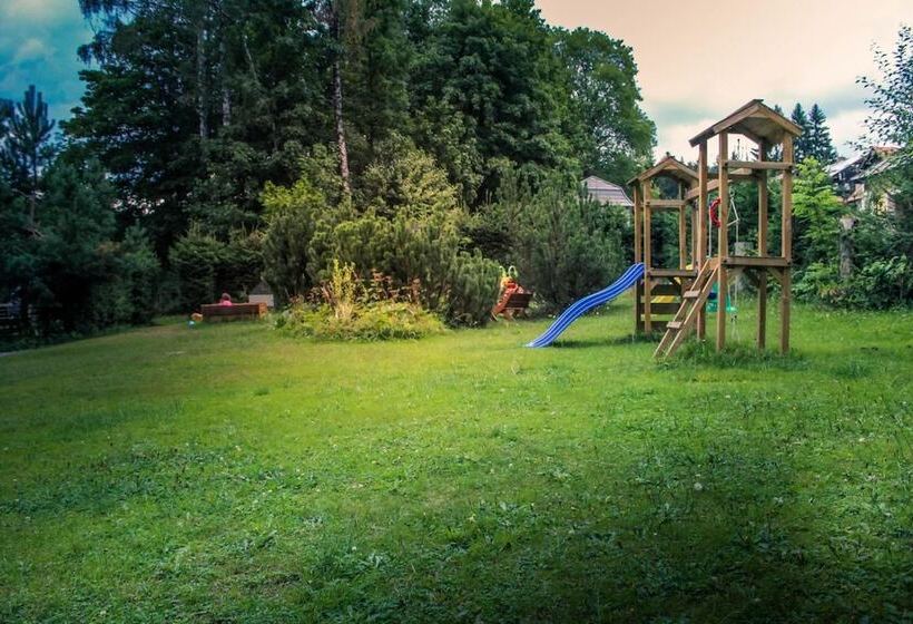 Hotelli Pension Familia