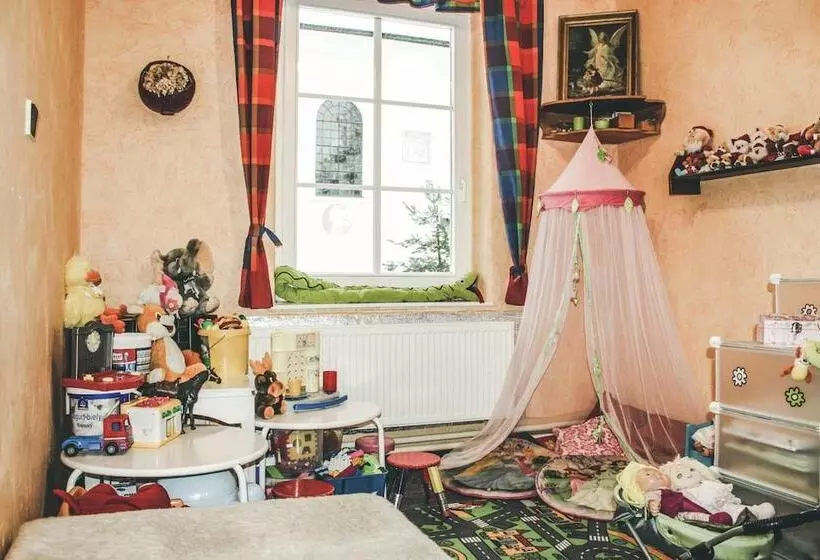 هتل Pension Familia