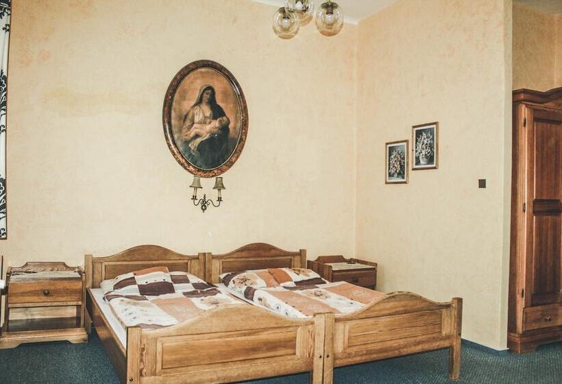 Hotelli Pension Familia