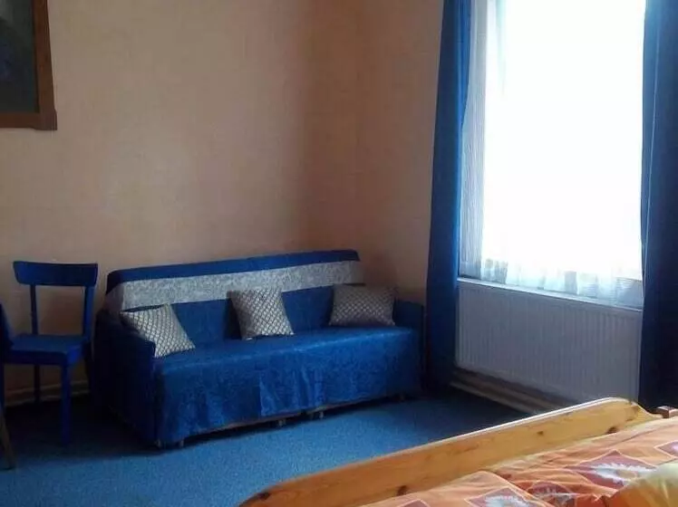 هتل Pension Familia