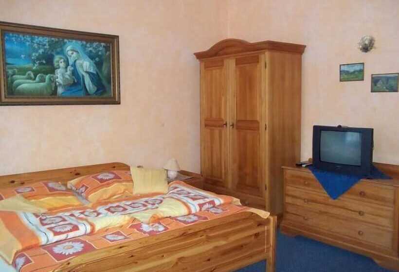 Hotelli Pension Familia