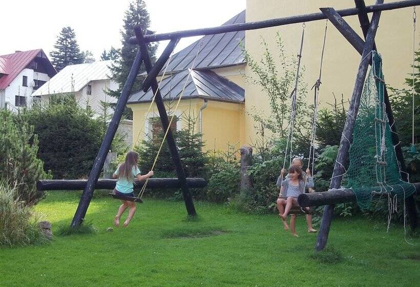 Hotelli Pension Familia