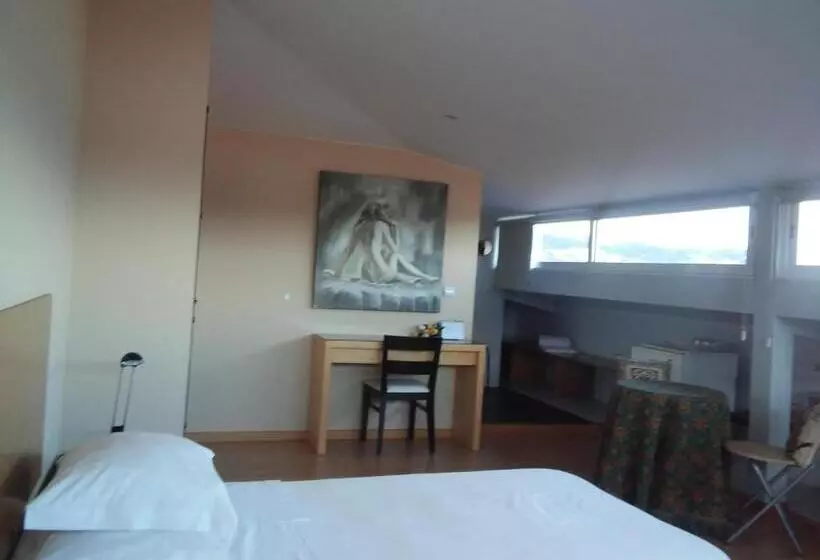 酒店 Penthouse   Low Cost