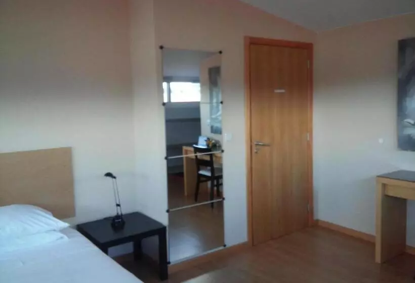 酒店 Penthouse   Low Cost