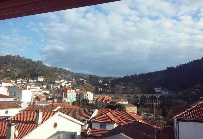 בית מלון כפרי Penthouse   Low Cost