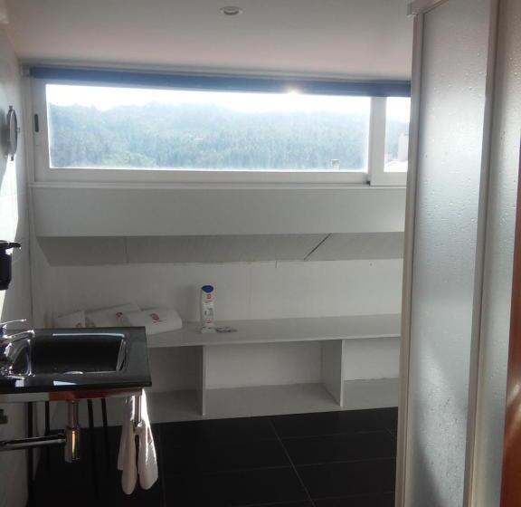 בית מלון כפרי Penthouse   Low Cost